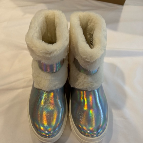 Steve Madden Kids 
Boots - Picture 1 of 4